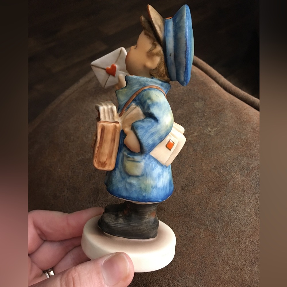 Excellent condition Hummel “Postman” - Picture 2 of 4